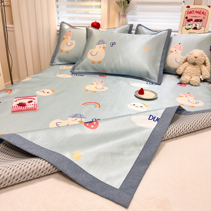 91家纺网 家纺一手货源 找家纺 懒猫家纺 2026新款600D数码印花冰丝凉席系列 幸运鸭