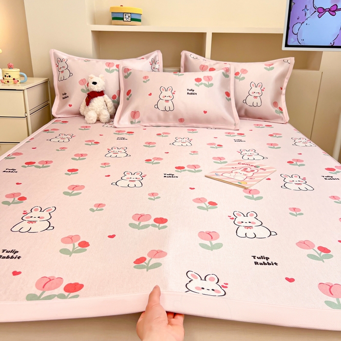 91家纺网 家纺一手货源 找家纺 懒猫家纺 2026新款600D数码印花冰丝凉席系列 郁金香小兔