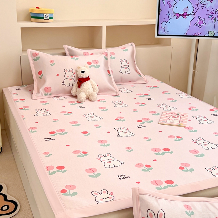 91家纺网 家纺一手货源 找家纺 懒猫家纺 2026新款600D数码印花冰丝凉席系列 郁金香小兔