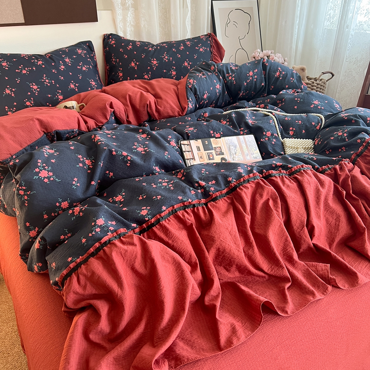 91家纺网 家纺一手货源 找家纺 晨曦家纺 2026新款韩系法式慵懒氛围感印花泡芙花边四件套 红莓花信