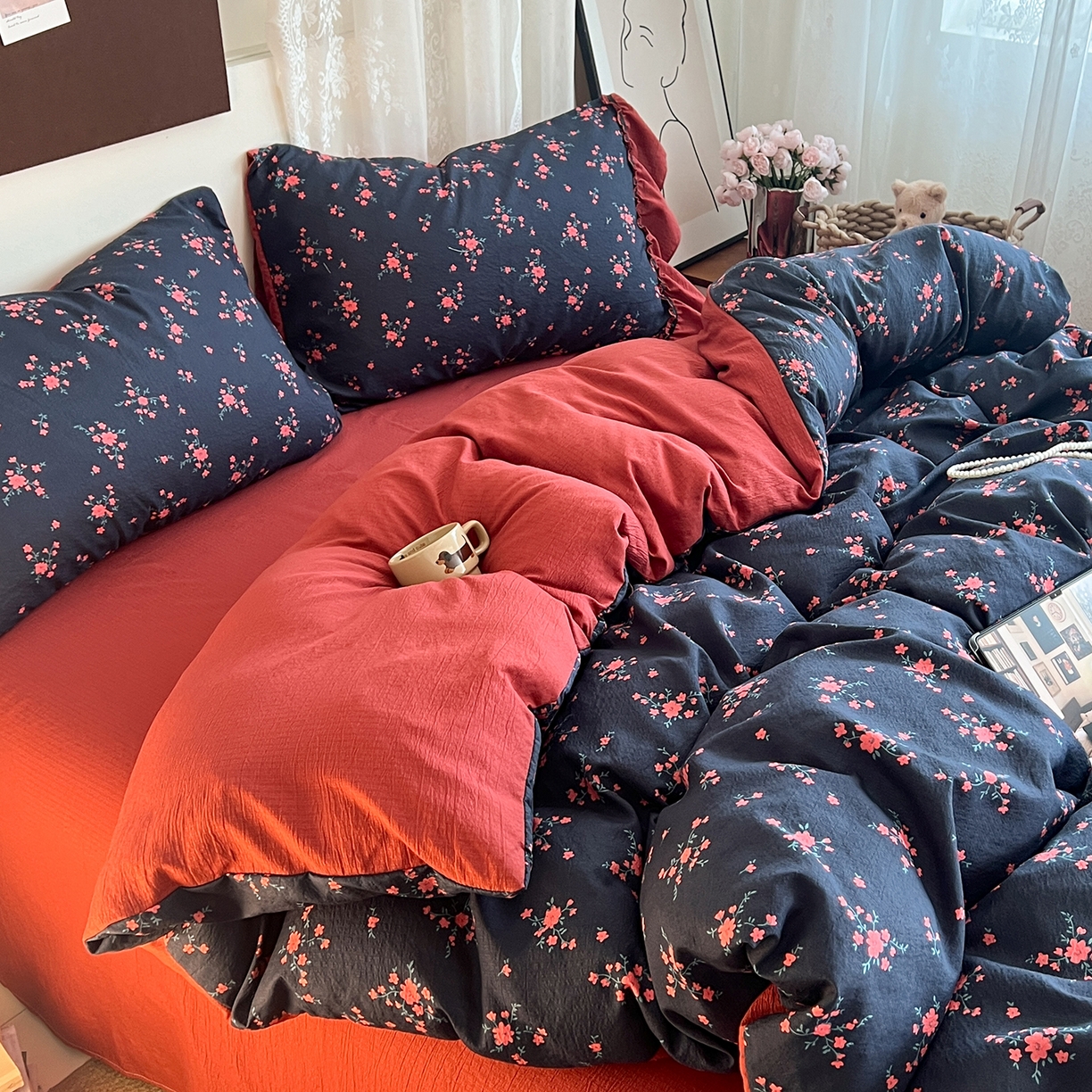 91家纺网 家纺一手货源 找家纺 晨曦家纺 2026新款韩系法式慵懒氛围感印花泡芙花边四件套 红莓花信