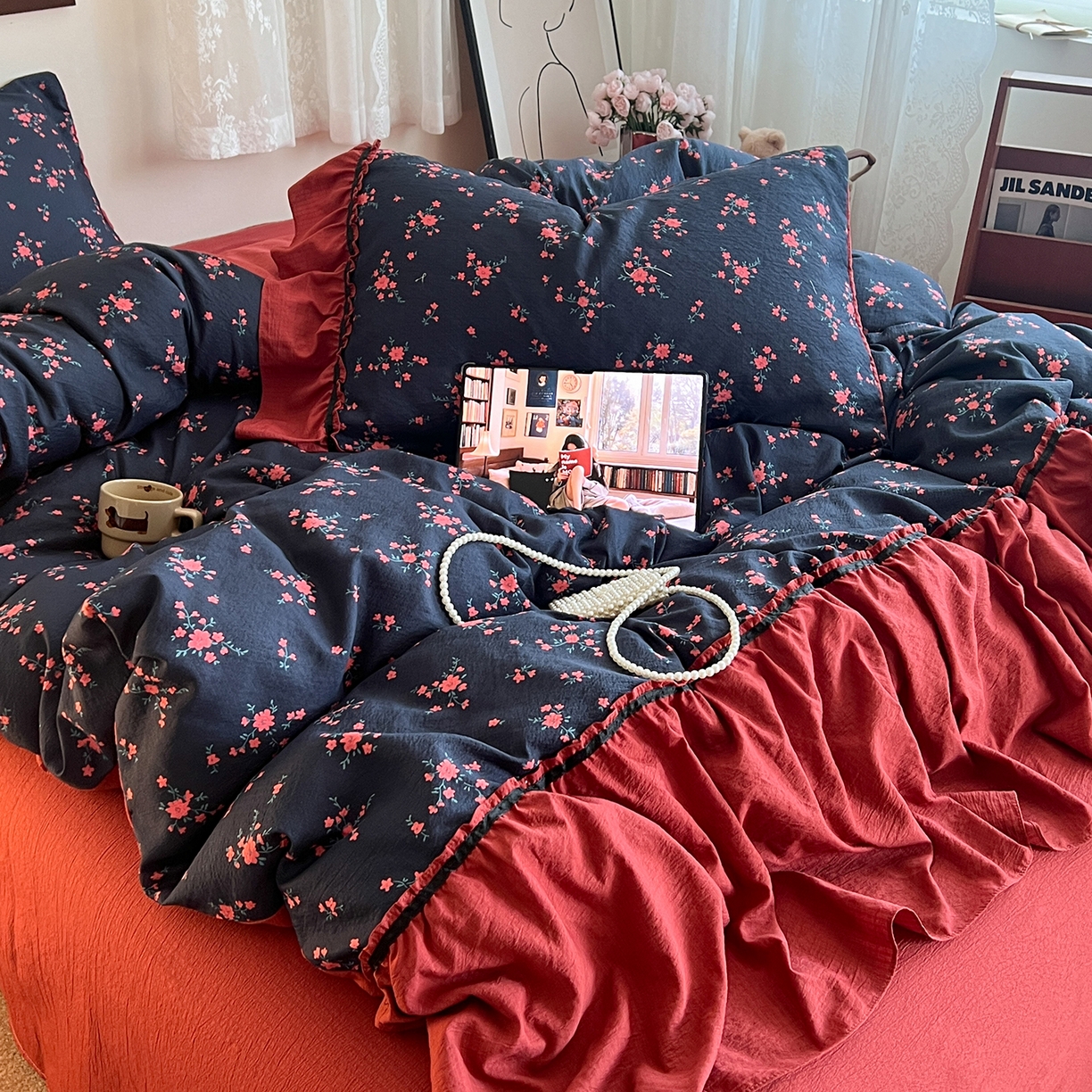 91家纺网 家纺一手货源 找家纺 晨曦家纺 2026新款韩系法式慵懒氛围感印花泡芙花边四件套 红莓花信