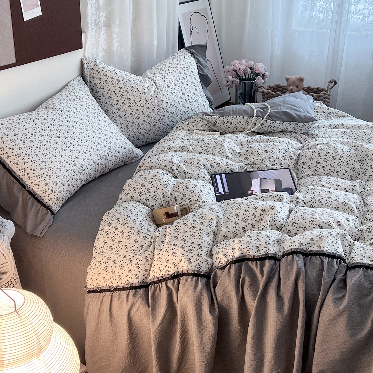 91家纺网 家纺一手货源 找家纺 晨曦家纺 2026新款韩系法式慵懒氛围感印花泡芙花边四件套 雾灰庄园