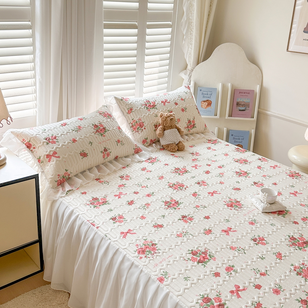 91家纺网 家纺一手货源 找家纺 慕澄2026新款小版印花床裙款乳胶凉席凉感丝夏被四件套 玫瑰结