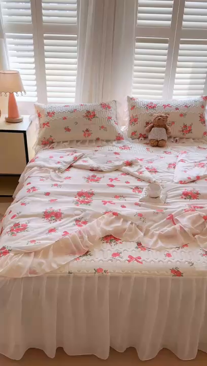 91家纺网 家纺一手货源 找家纺 慕澄2026新款小版印花床裙款乳胶凉席凉感丝夏被四件套 玫瑰结