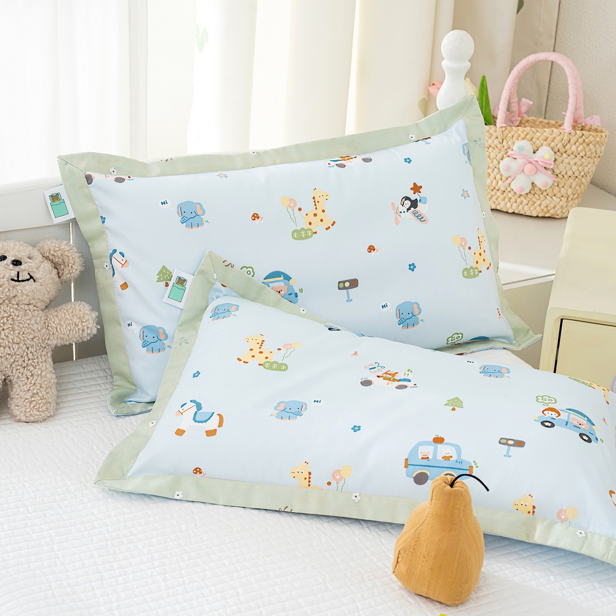 91家纺网 家纺一手货源 找家纺 良佐生活 2026新款A类60支全棉贡缎长绒棉拼角枕套 假日旅行