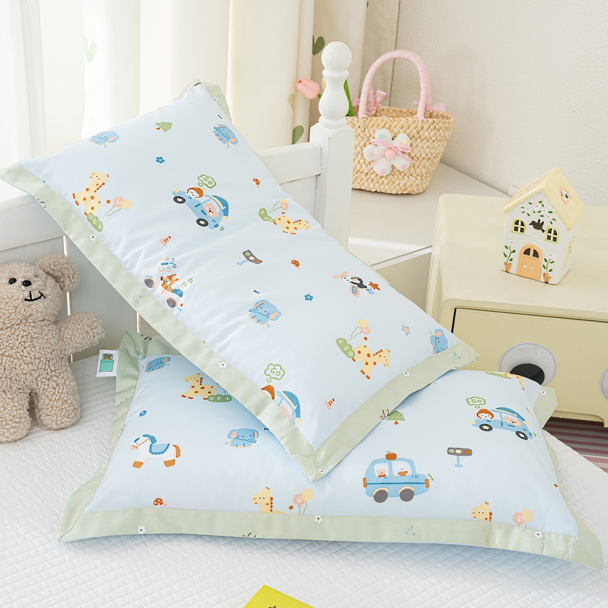 91家纺网 家纺一手货源 找家纺 良佐生活 2026新款A类60支全棉贡缎长绒棉拼角枕套 假日旅行