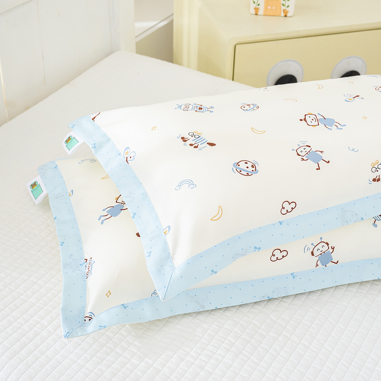 91家纺网 家纺一手货源 找家纺 良佐生活 2026新款A类60支全棉贡缎长绒棉拼角枕套 太空机器人