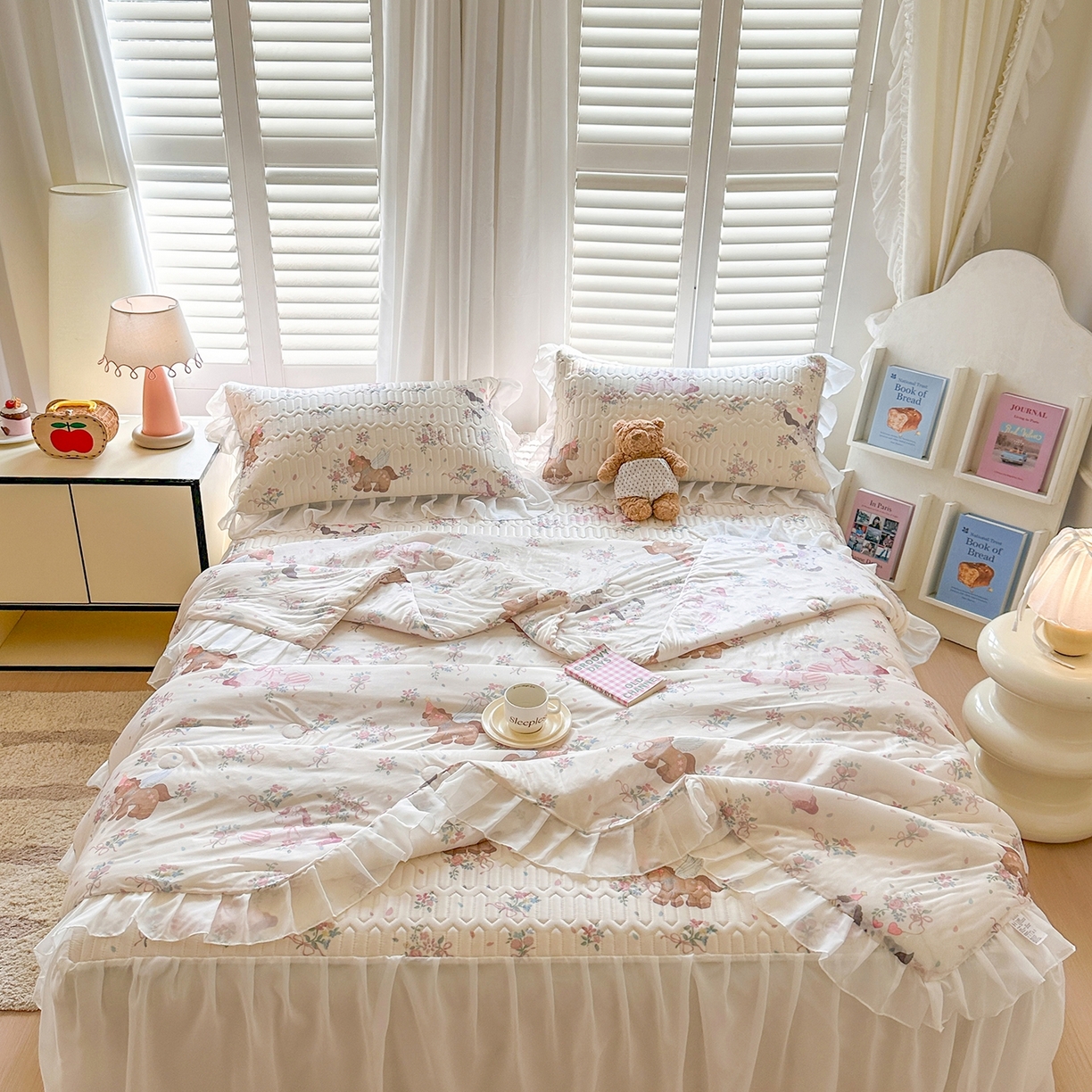 91家纺网 家纺一手货源 找家纺 慕澄2026新款小版印花床裙款乳胶凉席凉感丝夏被四件套 小飞马