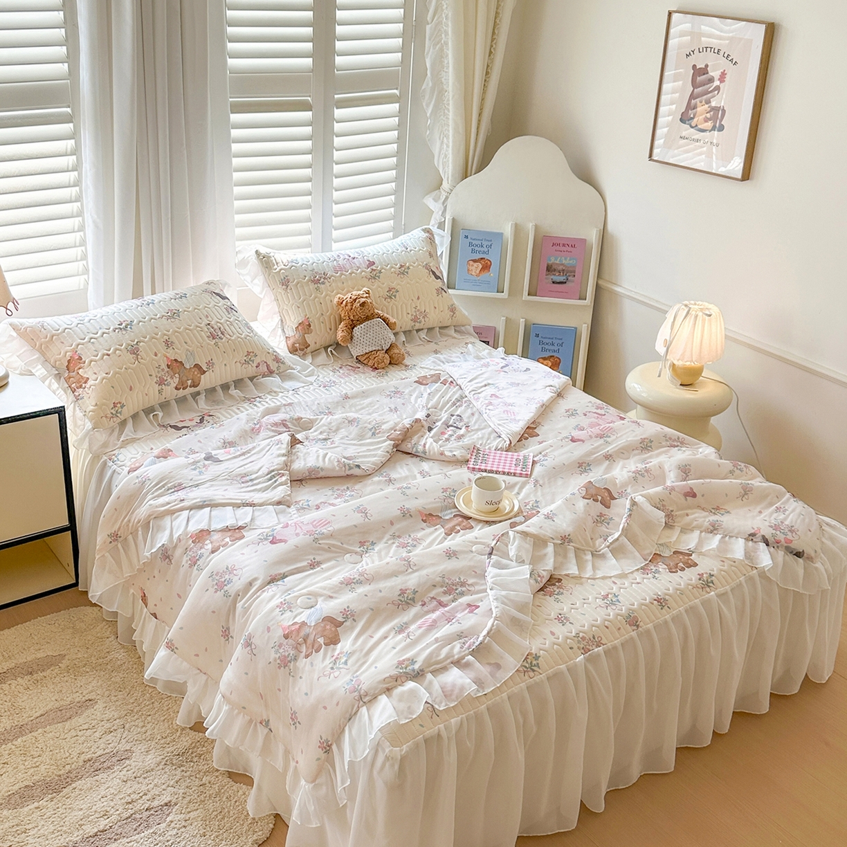 91家纺网 家纺一手货源 找家纺 慕澄2026新款小版印花床裙款乳胶凉席凉感丝夏被四件套 小飞马