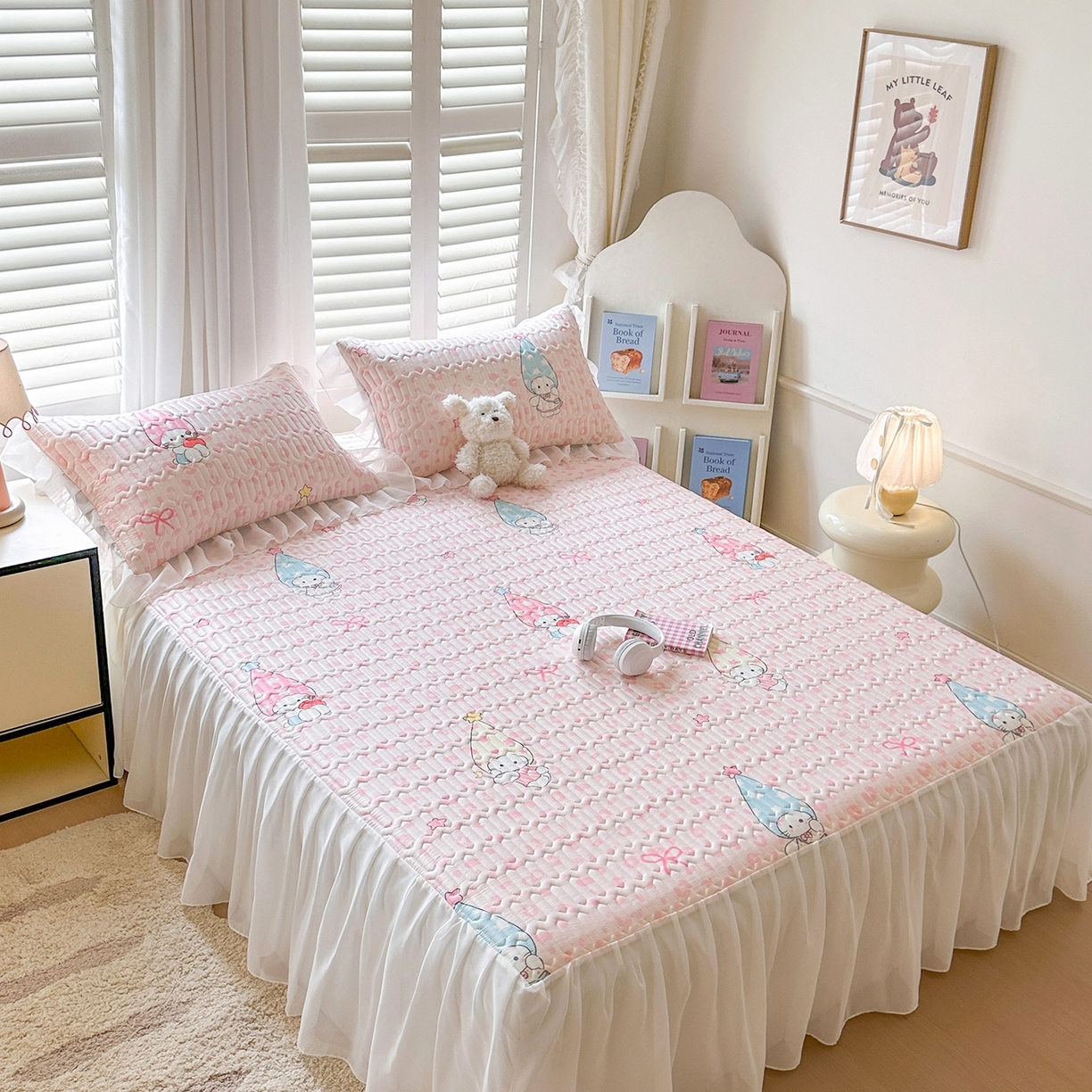 91家纺网 家纺一手货源 找家纺 慕澄2026新款小版印花床裙款乳胶凉席凉感丝夏被四件套 小精灵