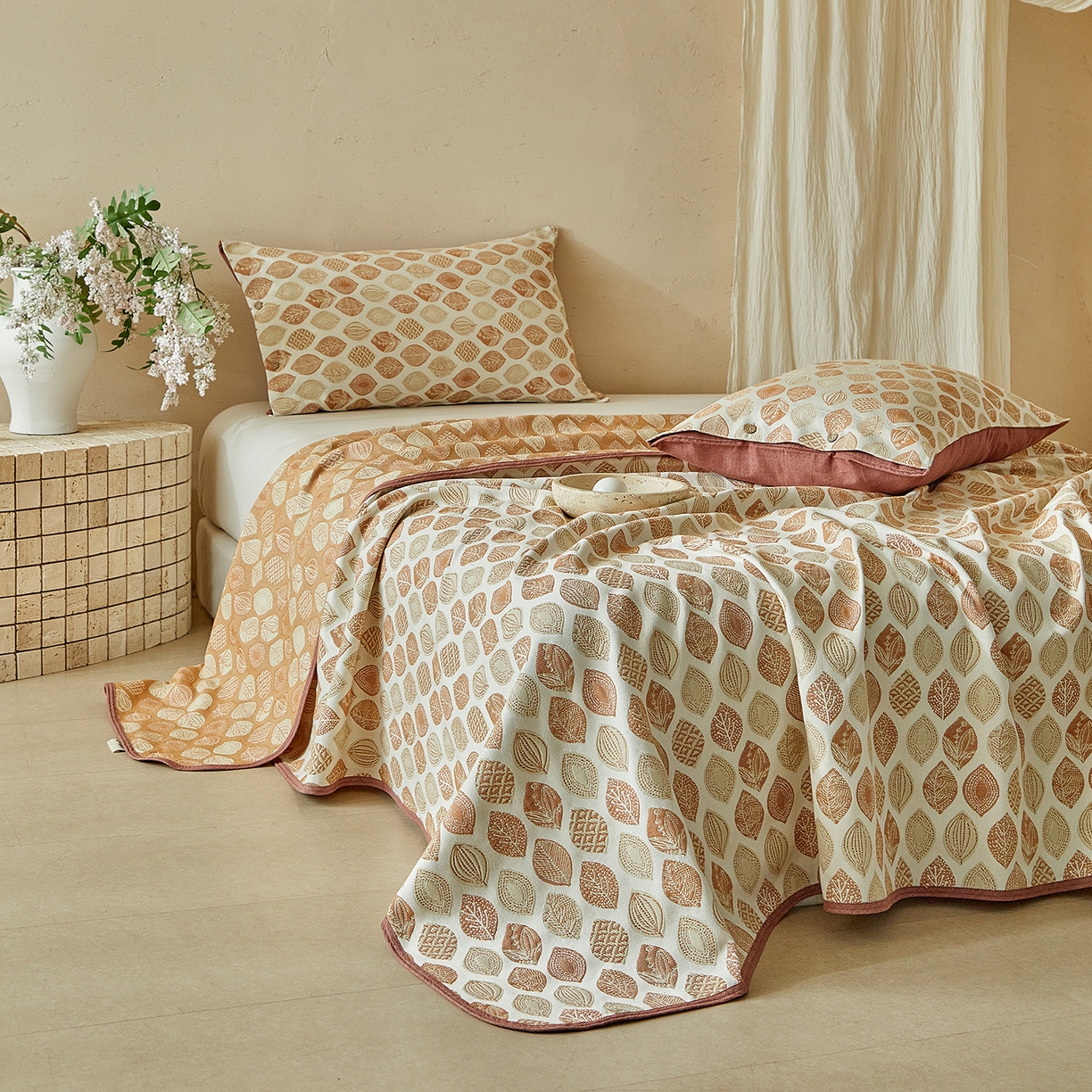 91家纺网 家纺一手货源 找家纺 孑寐家纺 2026新款100%纯棉色织双面大提花老粗布凉席三件套 金栗叶影-暖棕