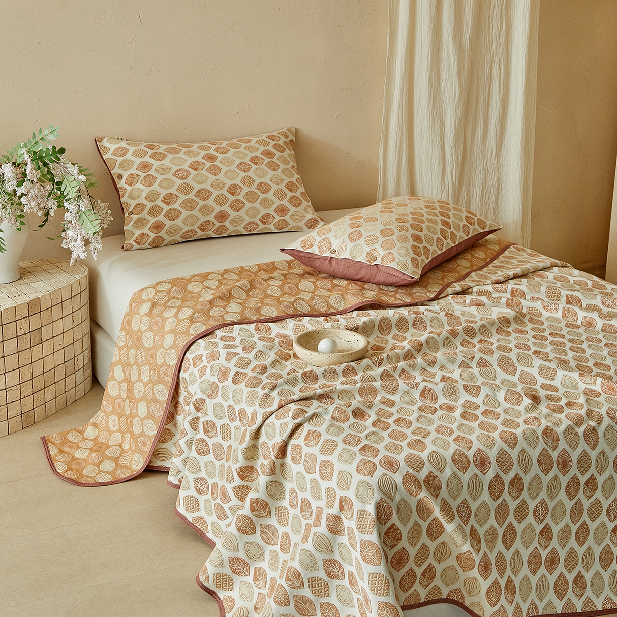 91家纺网 家纺一手货源 找家纺 孑寐家纺 2026新款100%纯棉色织双面大提花老粗布凉席三件套 金栗叶影-暖棕