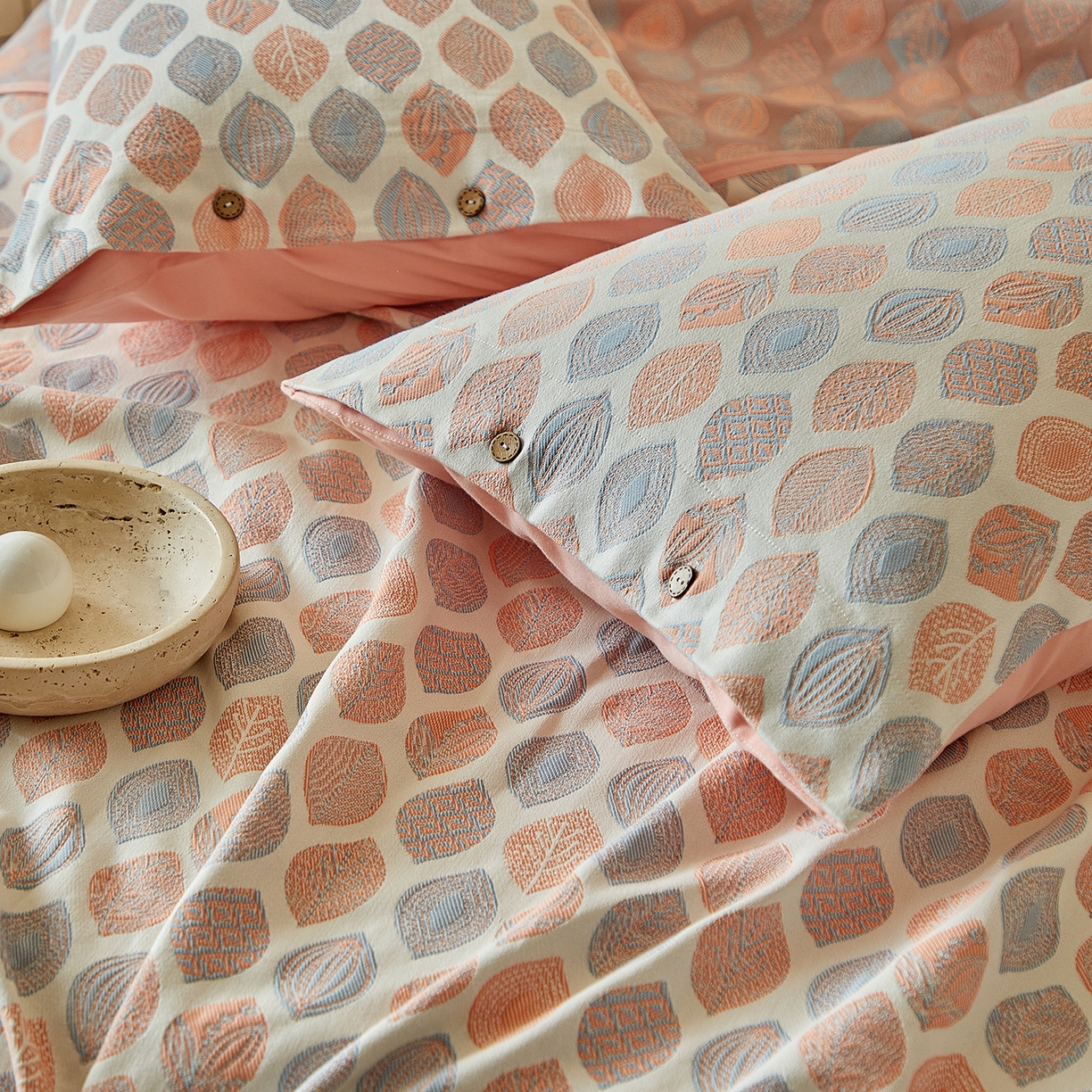 91家纺网 家纺一手货源 找家纺 孑寐家纺 2026新款100%纯棉色织双面大提花老粗布凉席三件套 金栗叶影-浅粉