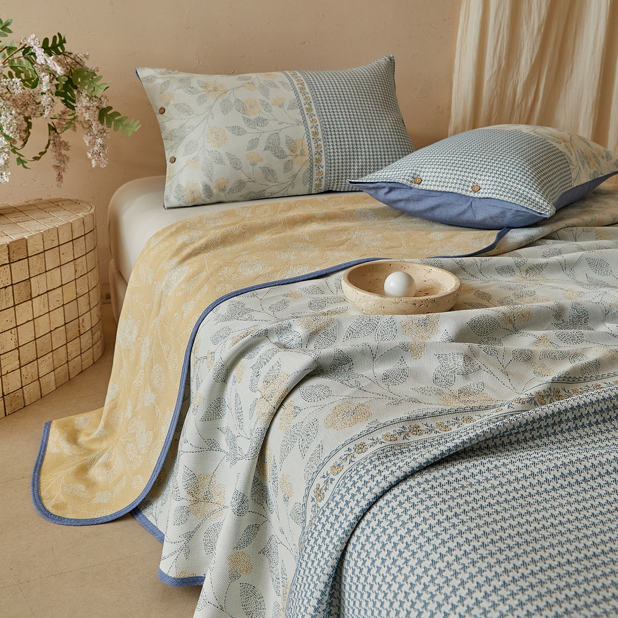 91家纺网 家纺一手货源 找家纺 孑寐家纺 2026新款100%纯棉色织双面大提花老粗布凉席三件套 森间枝语-蓝色