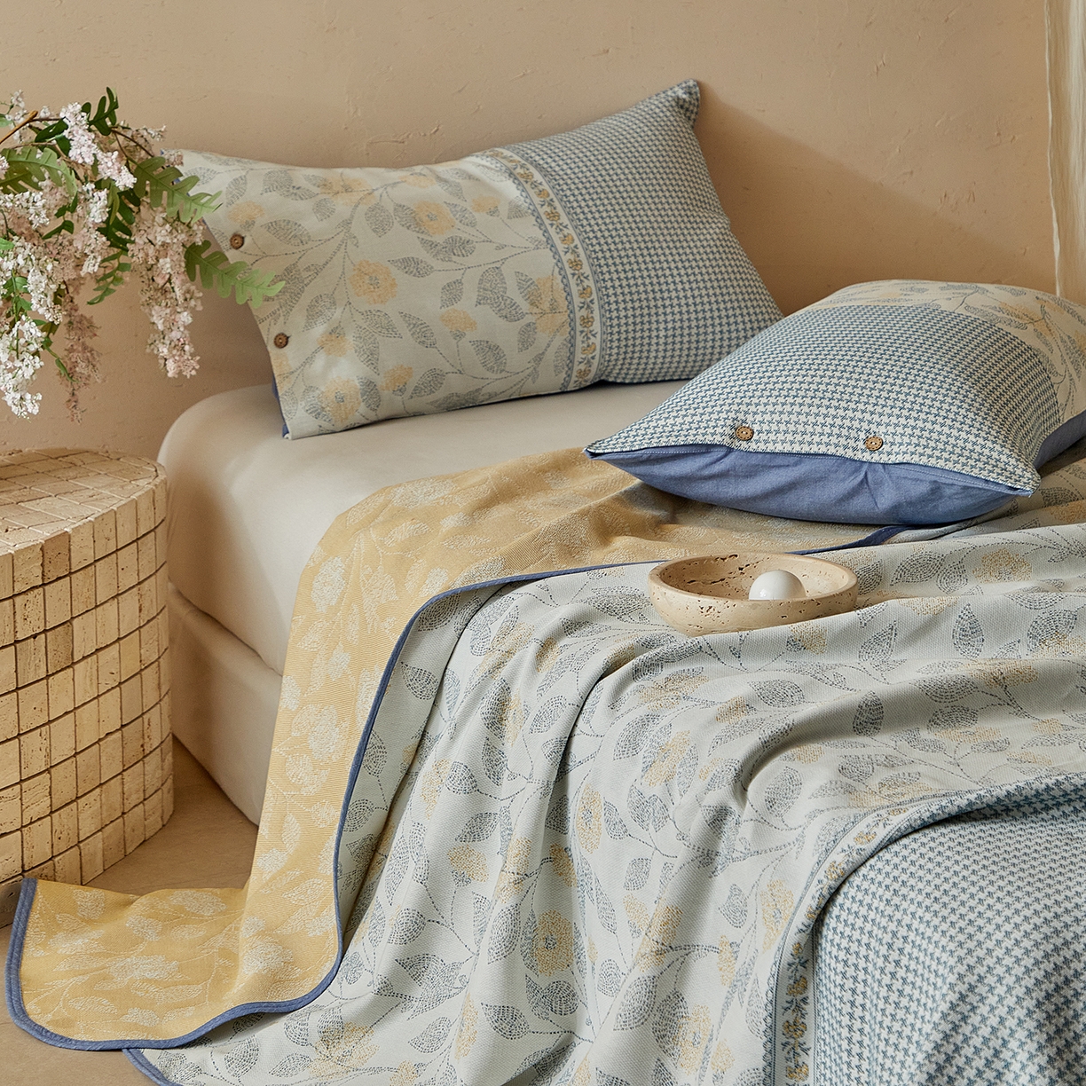 91家纺网 家纺一手货源 找家纺 孑寐家纺 2026新款100%纯棉色织双面大提花老粗布凉席三件套 森间枝语-蓝色