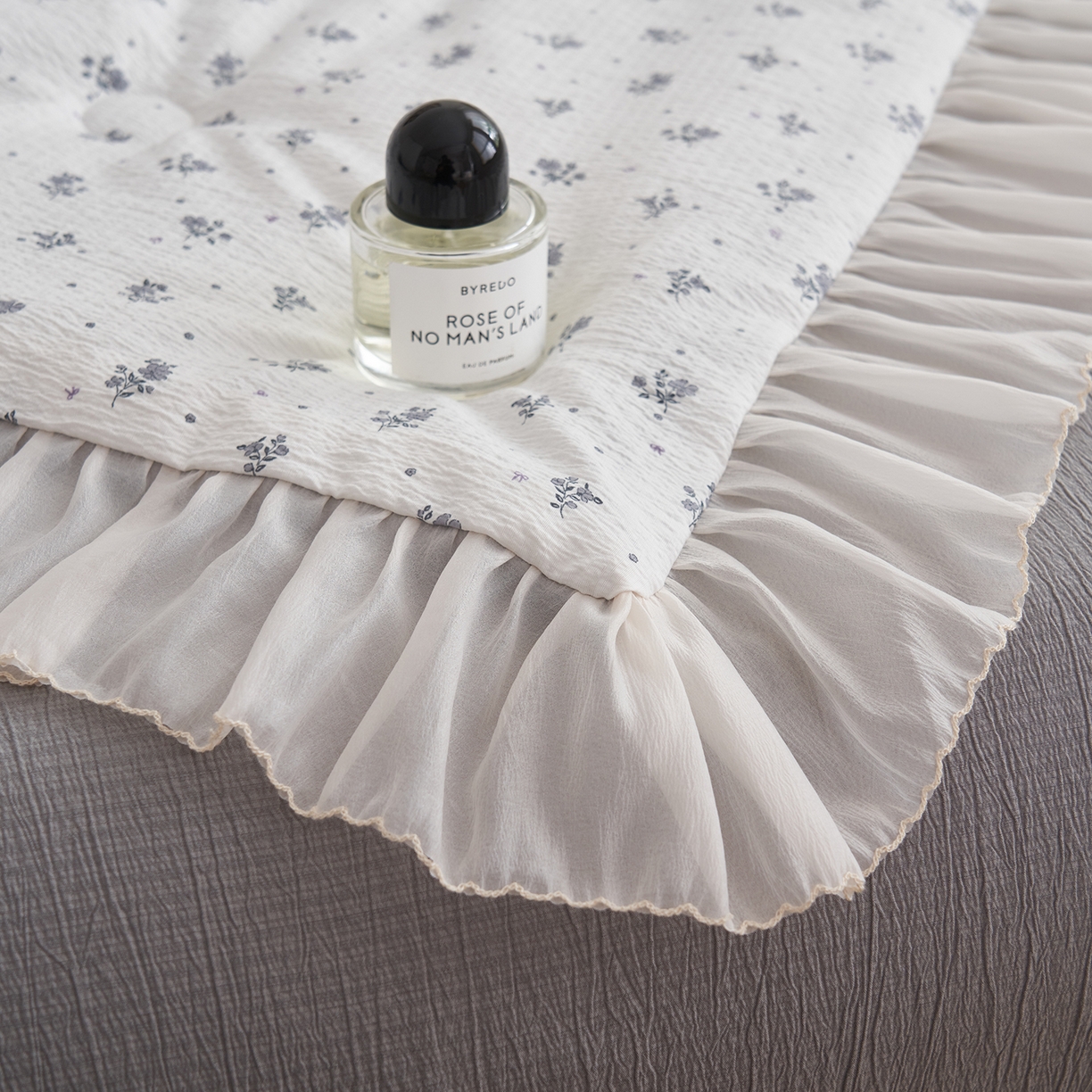 91家纺网 家纺一手货源 找家纺 晨曦家纺 2026新款皱雾纱水洗夏凉被夏被四件套少女ins风韩版 松烟星子