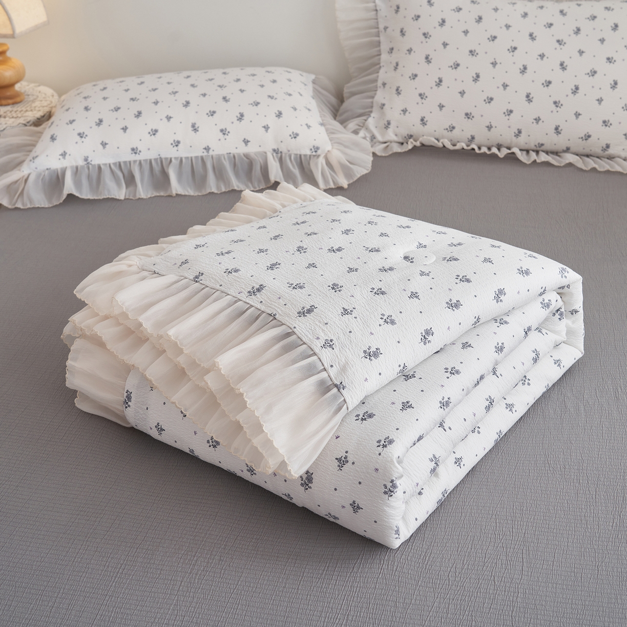 91家纺网 家纺一手货源 找家纺 晨曦家纺 2026新款皱雾纱水洗夏凉被夏被四件套少女ins风韩版 松烟星子