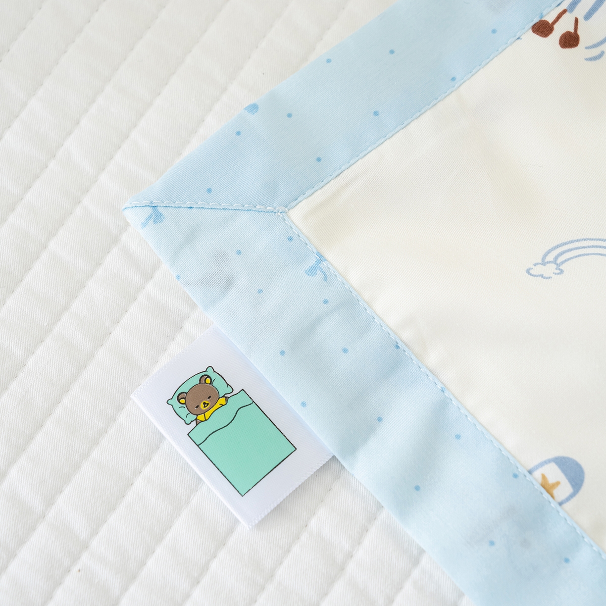 91家纺网 家纺一手货源 找家纺 良佐生活 2026新款A类60支全棉贡缎长绒棉拼角枕套 太空机器人