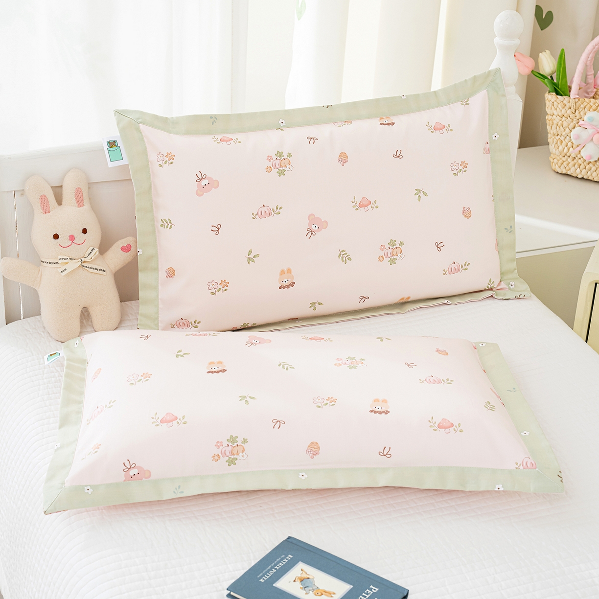 91家纺网 家纺一手货源 找家纺 良佐生活 2026新款A类60支全棉贡缎长绒棉拼角枕套 兔熊宝贝