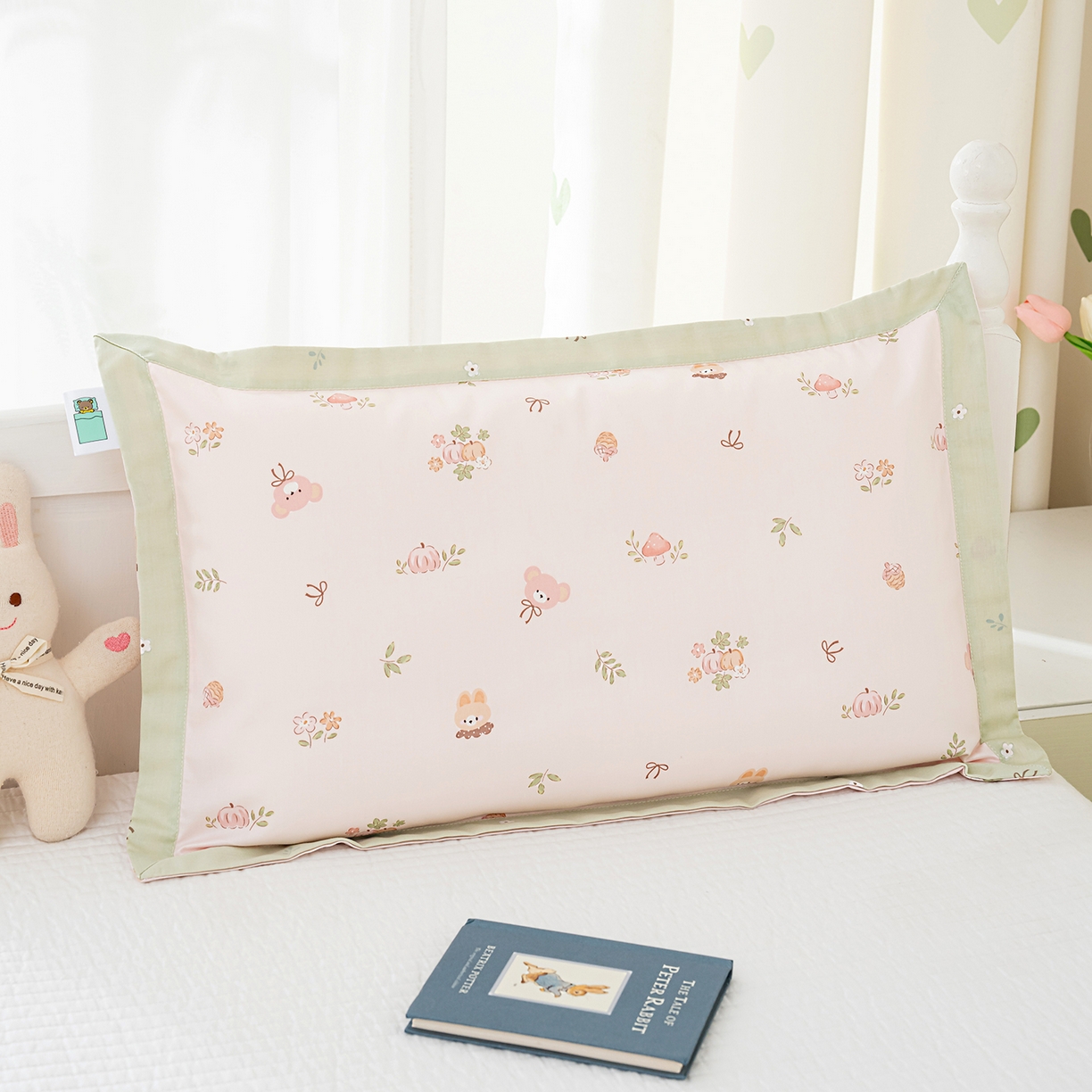 91家纺网 家纺一手货源 找家纺 良佐生活 2026新款A类60支全棉贡缎长绒棉拼角枕套 兔熊宝贝