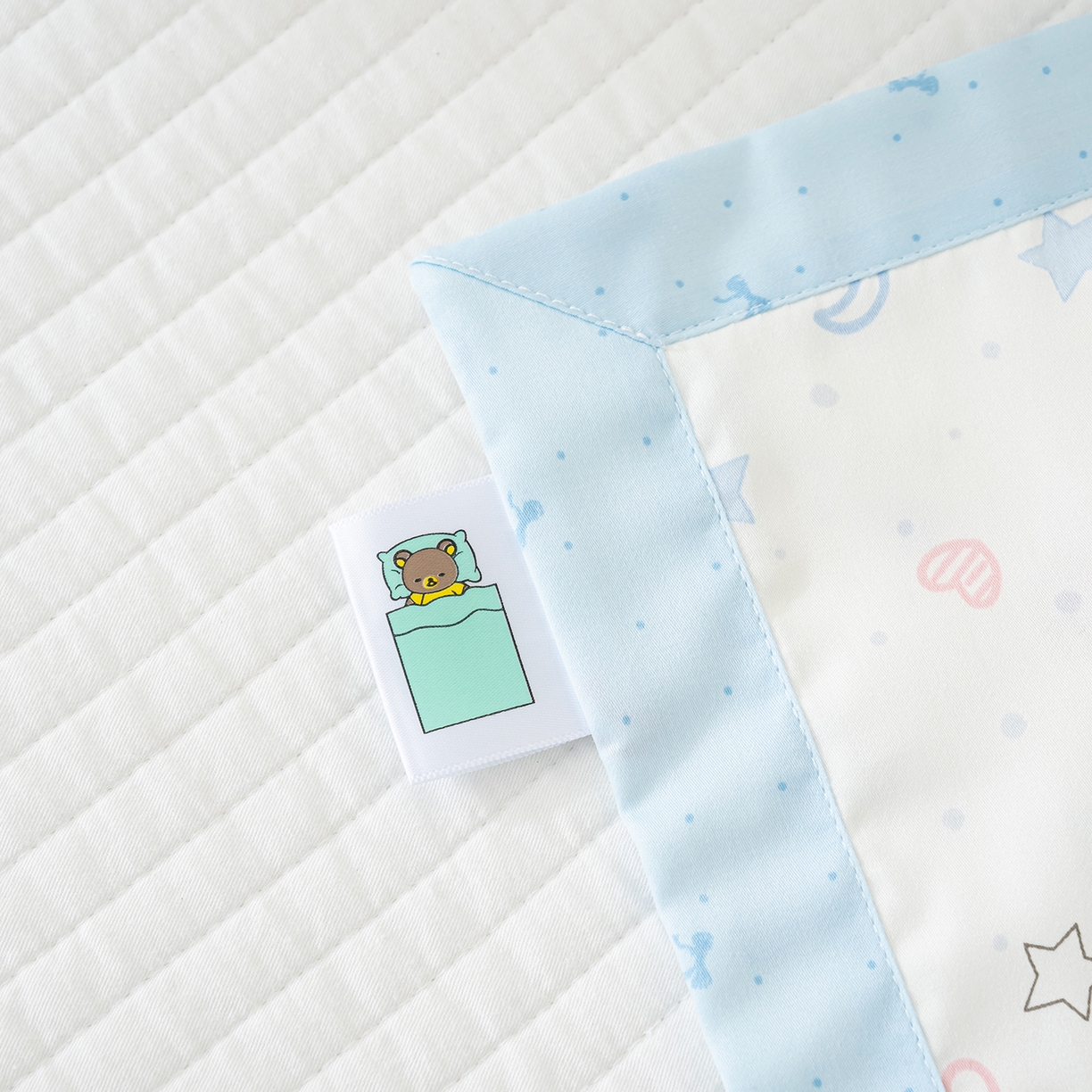 91家纺网 家纺一手货源 找家纺 良佐生活 2026新款A类60支全棉贡缎长绒棉拼角枕套 星语星愿