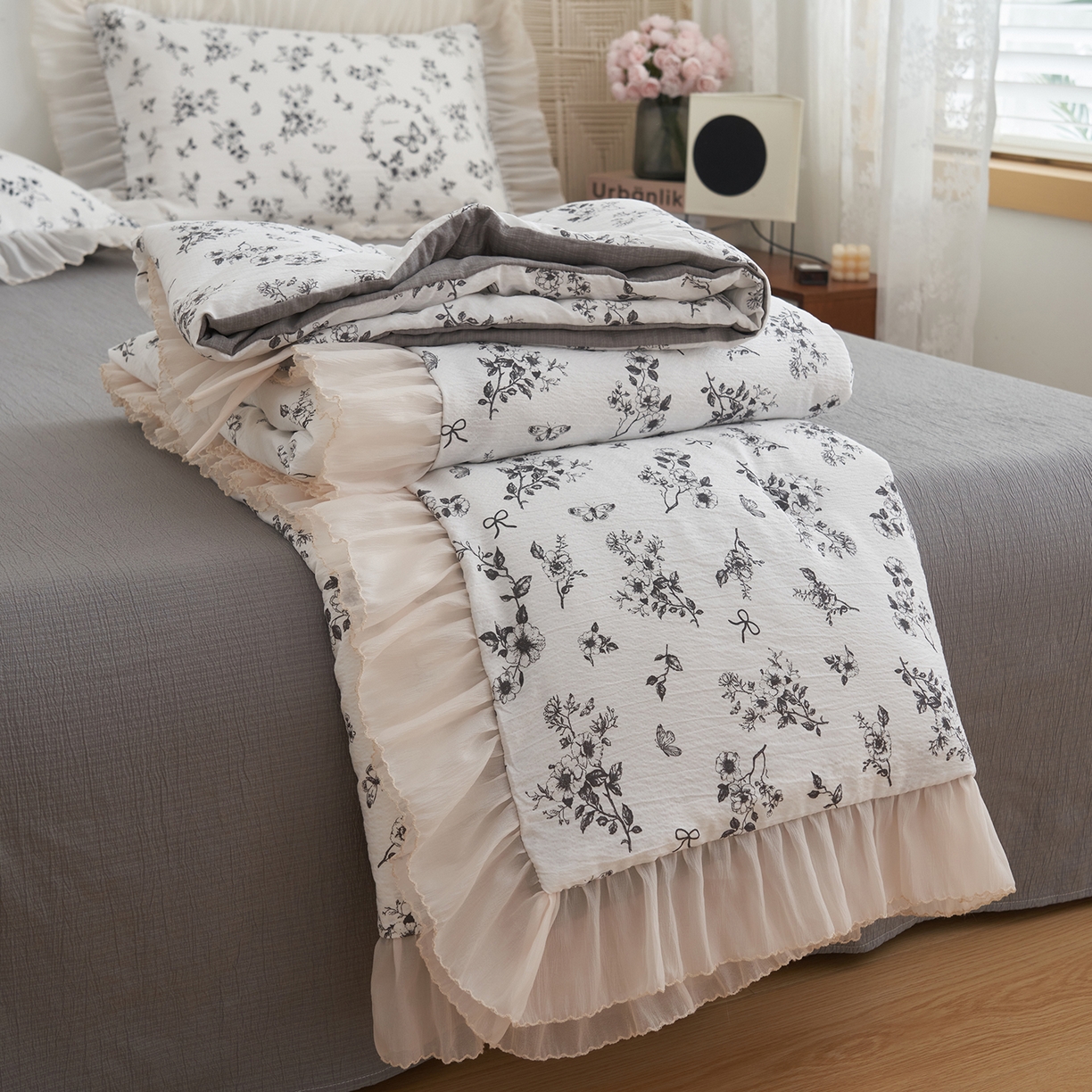 91家纺网 家纺一手货源 找家纺 晨曦家纺 2026新款皱雾纱水洗夏凉被夏被四件套少女ins风韩版 素墨蝶语