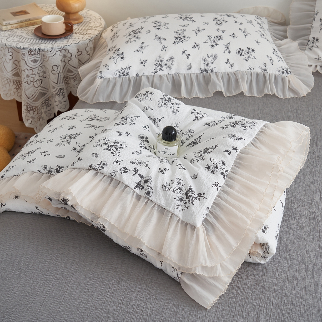 91家纺网 家纺一手货源 找家纺 晨曦家纺 2026新款皱雾纱水洗夏凉被夏被四件套少女ins风韩版 素墨蝶语