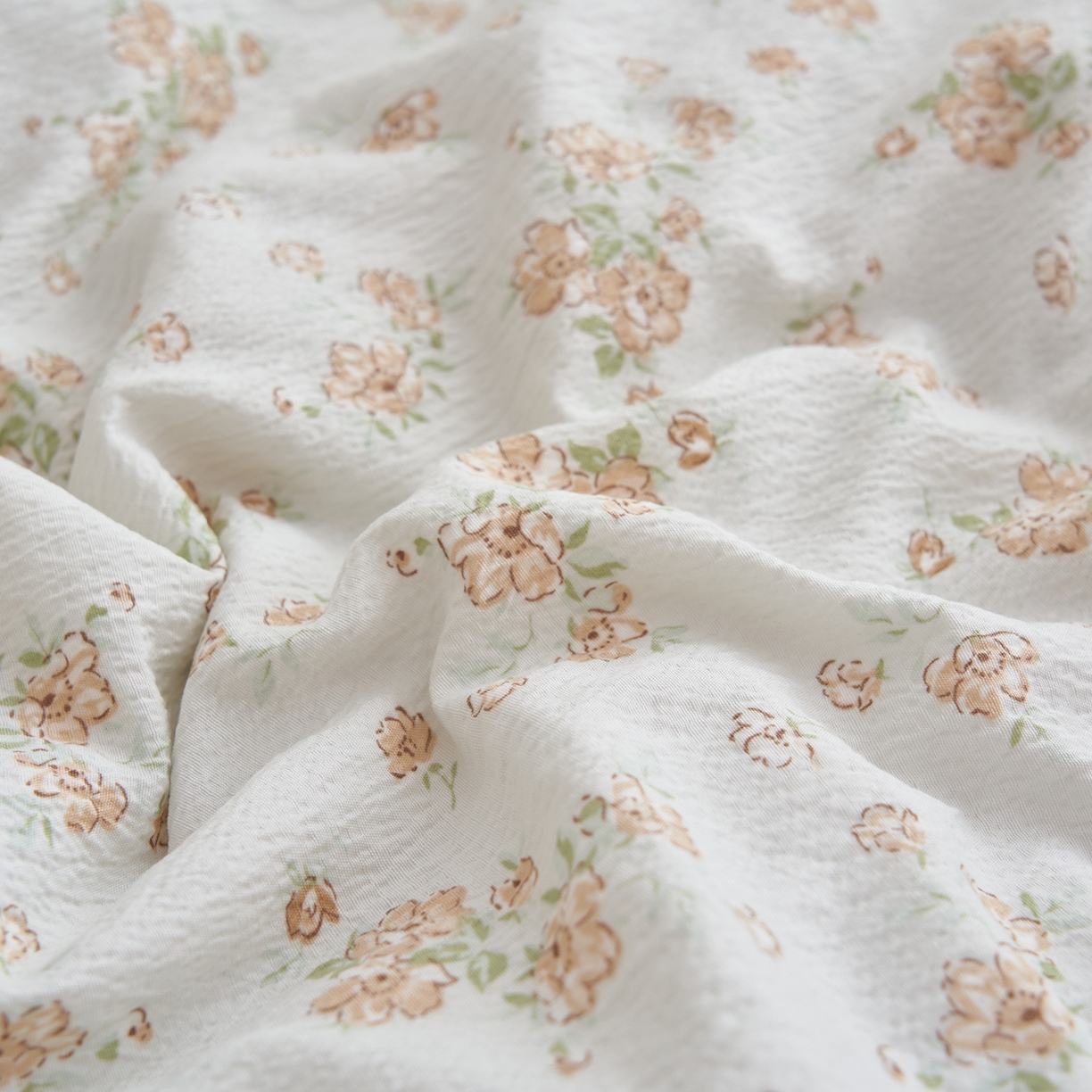 91家纺网 家纺一手货源 找家纺 晨曦家纺 2026新款皱雾纱水洗夏凉被夏被四件套少女ins风韩版 云间花信