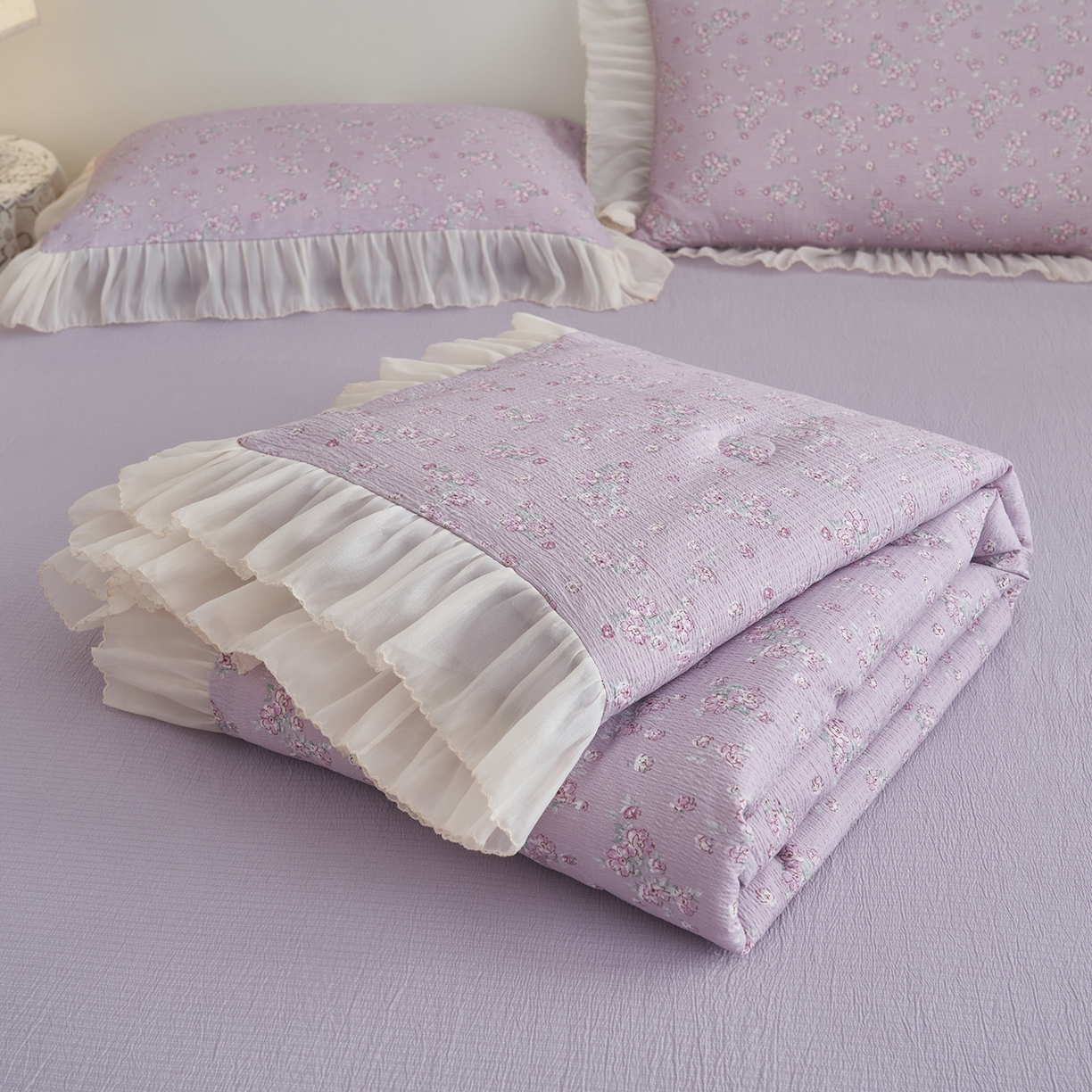 91家纺网 家纺一手货源 找家纺 晨曦家纺 2026新款皱雾纱水洗夏凉被夏被四件套少女ins风韩版 雾紫花信