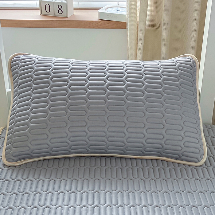 91家纺网 家纺一手货源 找家纺 奇丝雅 2026新款夏季A类纯色乳胶冰丝凉席枕套凉感家用可机洗单人学生宿舍48×74cm一只一对 乳胶冰丝枕套-银灰