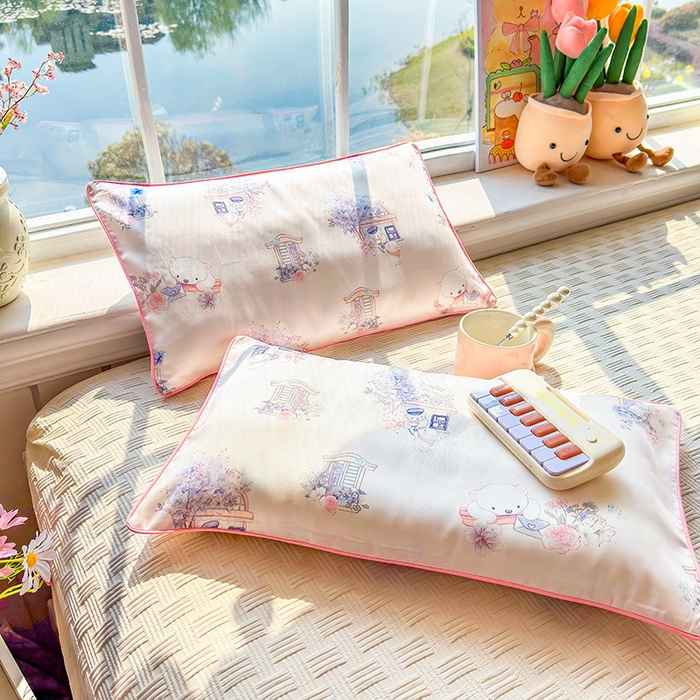 91家纺网 家纺一手货源 找家纺 姝辰 2026新款莱赛尔嵌绳卡通印花枕套儿童夏季凉感冰丝枕套幼儿园乳胶枕套枕罩 春日来信