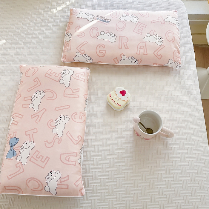 91家纺网 家纺一手货源 找家纺 姝辰 2026新款莱赛尔嵌绳卡通印花枕套儿童夏季凉感冰丝枕套幼儿园乳胶枕套枕罩 欢乐小兔