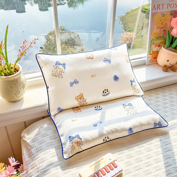 91家纺网 家纺一手货源 找家纺 姝辰 2026新款莱赛尔嵌绳卡通印花枕套儿童夏季凉感冰丝枕套幼儿园乳胶枕套枕罩 蓝莓蛋糕