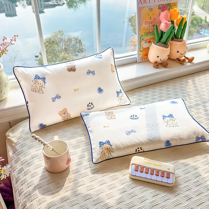 91家纺网 家纺一手货源 找家纺 姝辰 2026新款莱赛尔嵌绳卡通印花枕套儿童夏季凉感冰丝枕套幼儿园乳胶枕套枕罩 蓝莓蛋糕