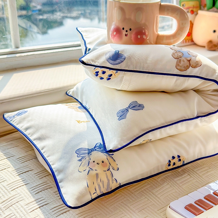 91家纺网 家纺一手货源 找家纺 姝辰 2026新款莱赛尔嵌绳卡通印花枕套儿童夏季凉感冰丝枕套幼儿园乳胶枕套枕罩 蓝莓蛋糕