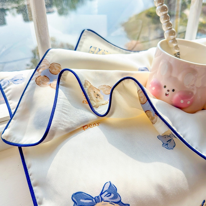 91家纺网 家纺一手货源 找家纺 姝辰 2026新款莱赛尔嵌绳卡通印花枕套儿童夏季凉感冰丝枕套幼儿园乳胶枕套枕罩 蓝莓蛋糕