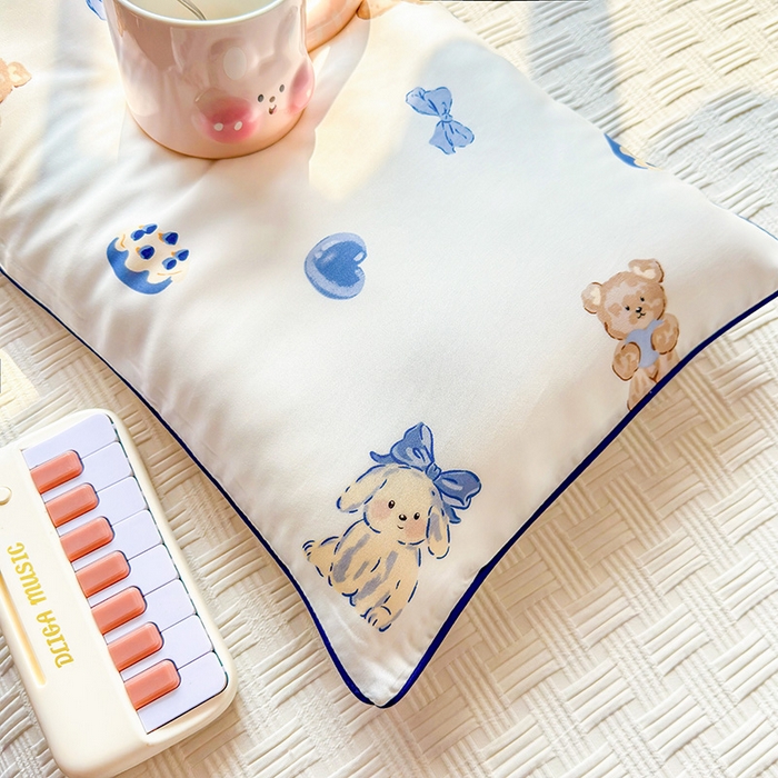 91家纺网 家纺一手货源 找家纺 姝辰 2026新款莱赛尔嵌绳卡通印花枕套儿童夏季凉感冰丝枕套幼儿园乳胶枕套枕罩 蓝莓蛋糕