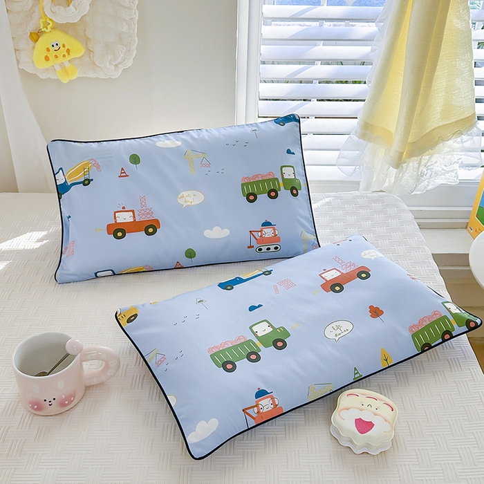 91家纺网 家纺一手货源 找家纺 姝辰 2026新款莱赛尔嵌绳卡通印花枕套儿童夏季凉感冰丝枕套幼儿园乳胶枕套枕罩 天空车城