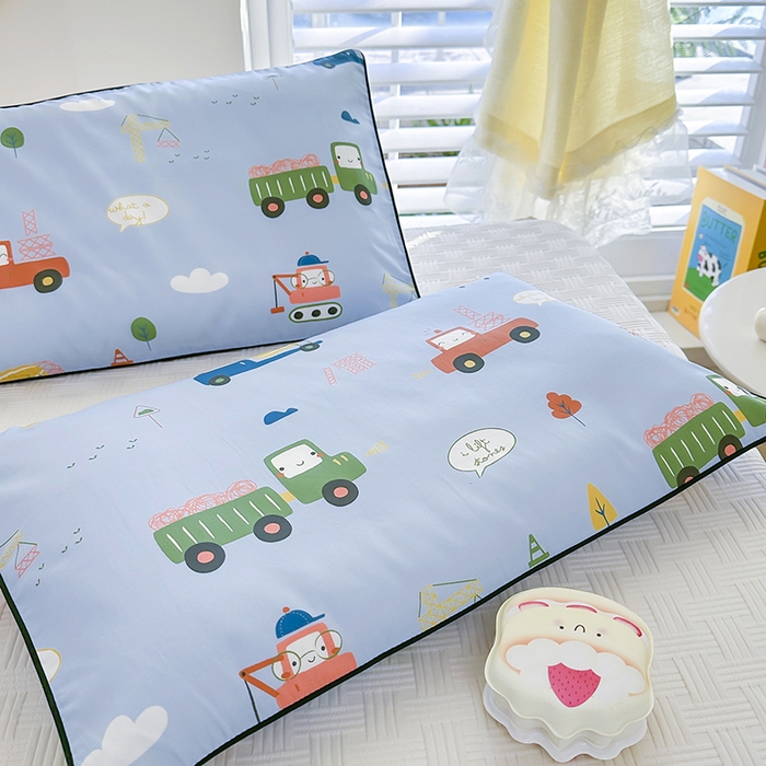 91家纺网 家纺一手货源 找家纺 姝辰 2026新款莱赛尔嵌绳卡通印花枕套儿童夏季凉感冰丝枕套幼儿园乳胶枕套枕罩 天空车城