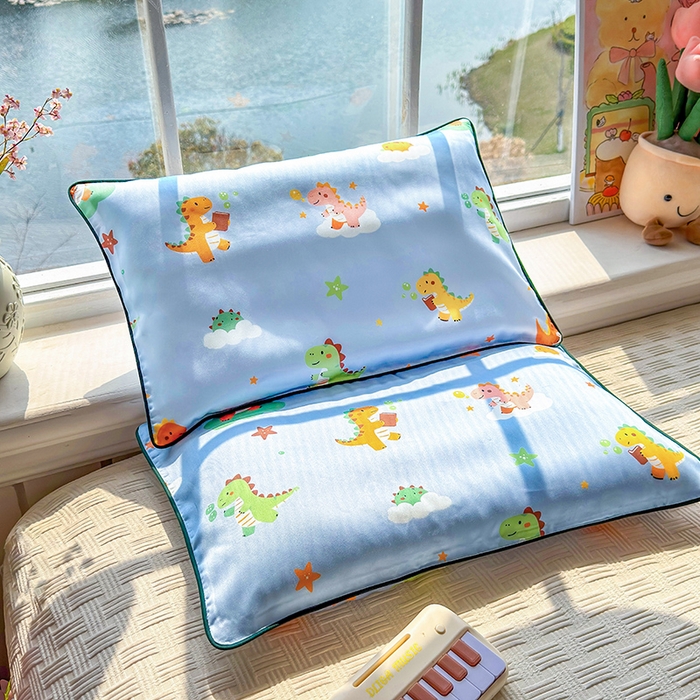 91家纺网 家纺一手货源 找家纺 姝辰 2026新款莱赛尔嵌绳卡通印花枕套儿童夏季凉感冰丝枕套幼儿园乳胶枕套枕罩 元气恐龙