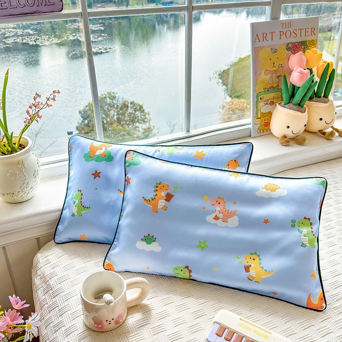 91家纺网 家纺一手货源 找家纺 姝辰 2026新款莱赛尔嵌绳卡通印花枕套儿童夏季凉感冰丝枕套幼儿园乳胶枕套枕罩 元气恐龙