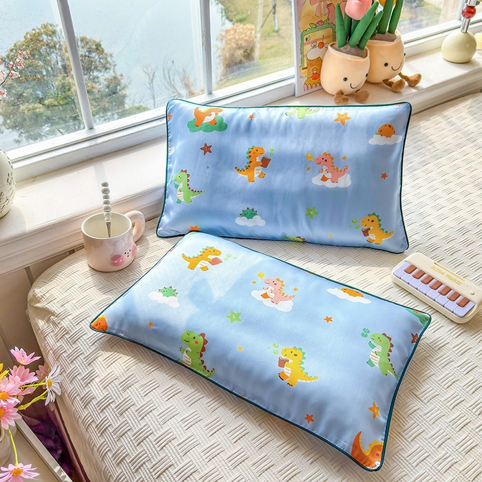 91家纺网 家纺一手货源 找家纺 姝辰 2026新款莱赛尔嵌绳卡通印花枕套儿童夏季凉感冰丝枕套幼儿园乳胶枕套枕罩 元气恐龙