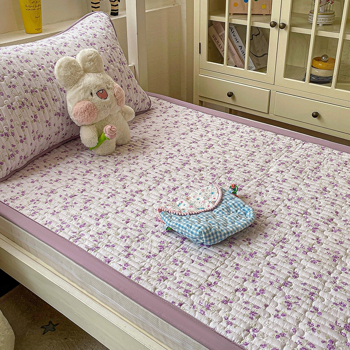 91家纺网 家纺一手货源 找家纺 纽缦家纺 2026新款A类水洗棉夹棉学生床垫 波影紫