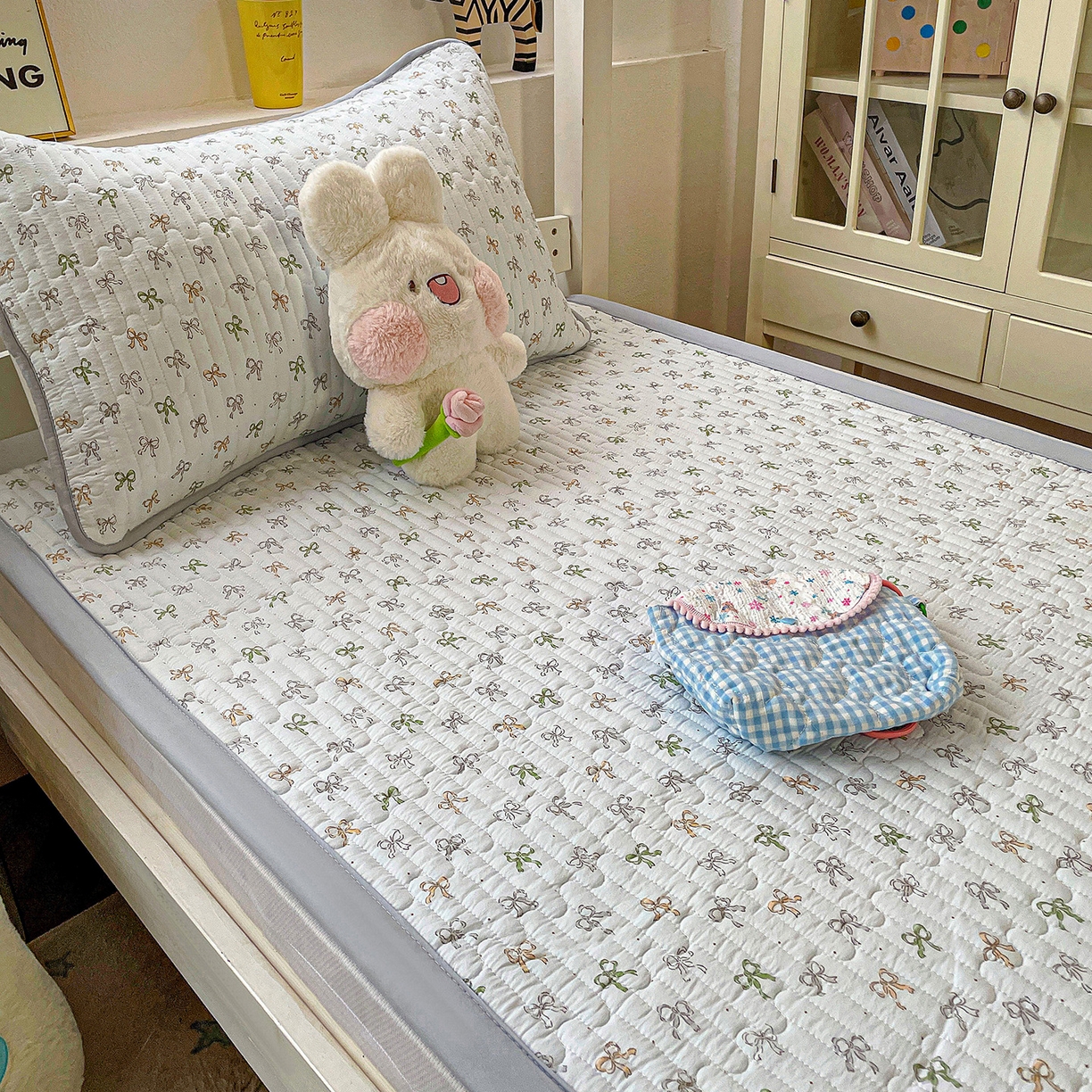 91家纺网 家纺一手货源 找家纺 纽缦家纺 2026新款A类水洗棉夹棉学生床垫 铃兰兰