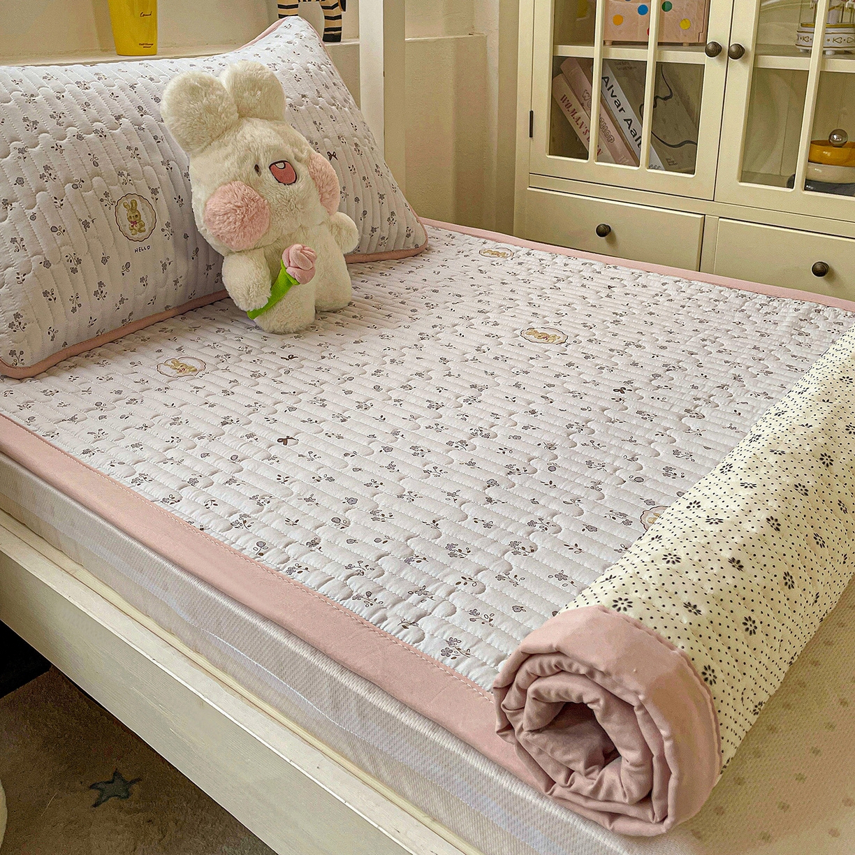 91家纺网 家纺一手货源 找家纺 纽缦家纺 2026新款A类水洗棉夹棉学生床垫 恋空灰