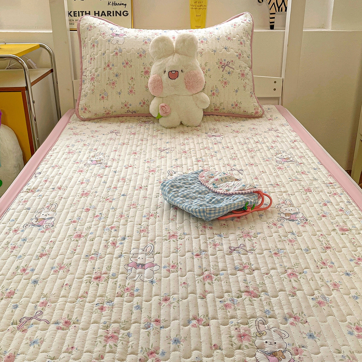 91家纺网 家纺一手货源 找家纺 纽缦家纺 2026新款A类水洗棉夹棉学生床垫 美丽小兔