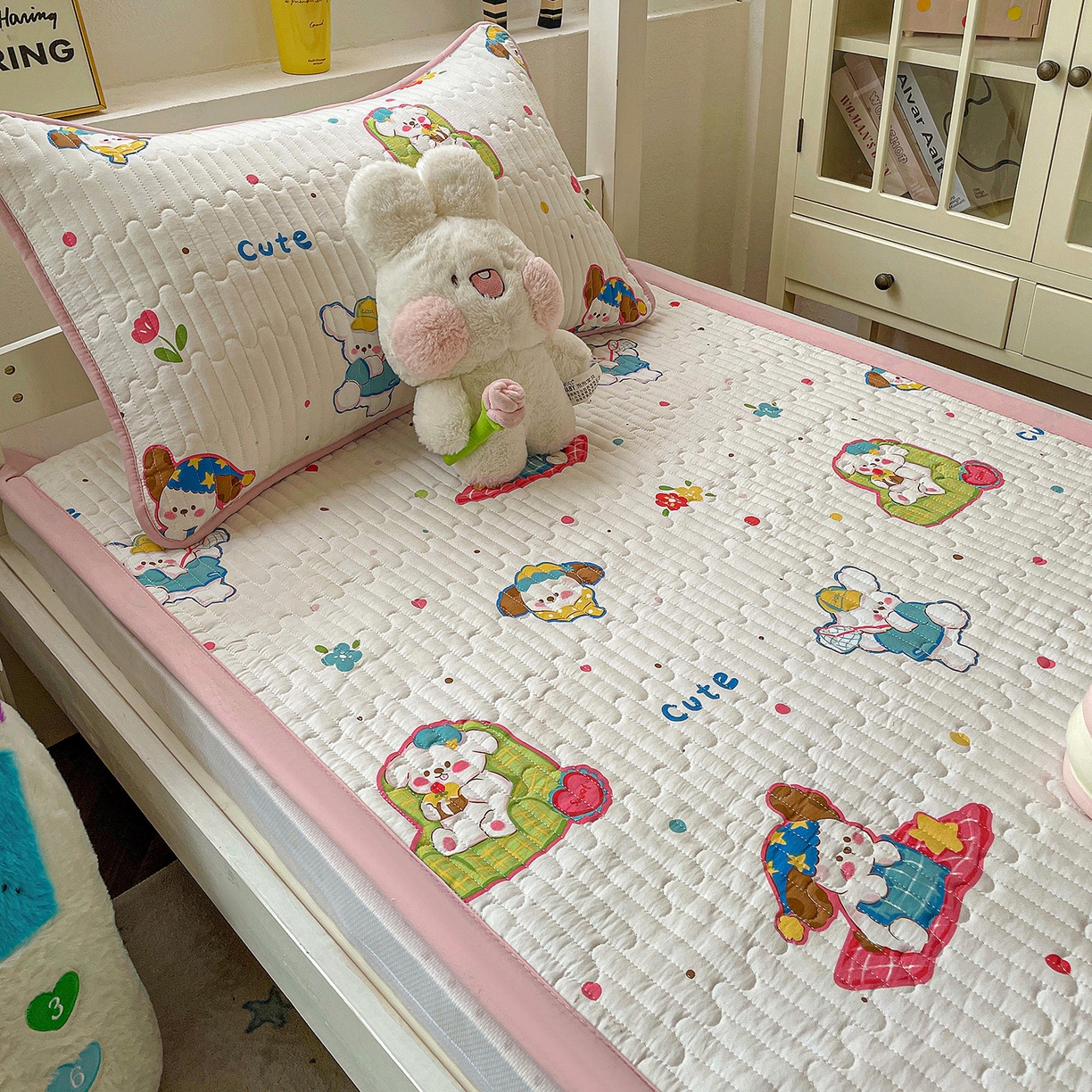 91家纺网 家纺一手货源 找家纺 纽缦家纺 2026新款A类水洗棉夹棉学生床垫 心愿狗