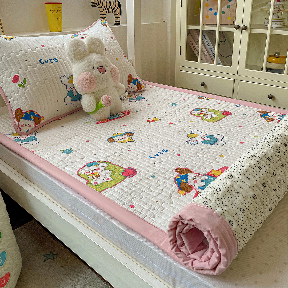 91家纺网 家纺一手货源 找家纺 纽缦家纺 2026新款A类水洗棉夹棉学生床垫 心愿狗