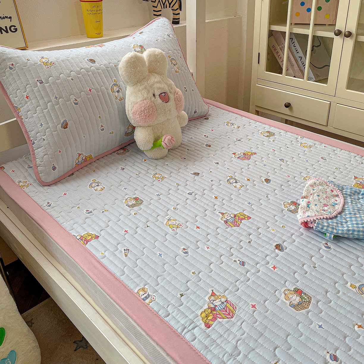 91家纺网 家纺一手货源 找家纺 纽缦家纺 2026新款A类水洗棉夹棉学生床垫 安琪拉